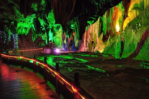 Der Phoenix Qiliang Cave Scenic Spot