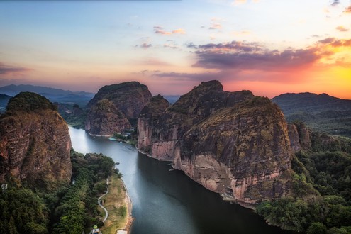 Dragon Tiger Mountain (Longhu Shan), die heiligen Berge des Daoismus