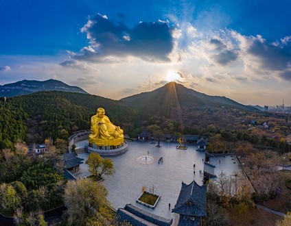 Thousand Buddha Mountain