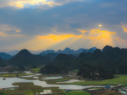 Qinglong Mountain Pier